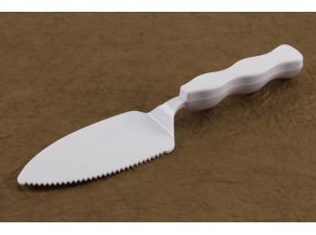 Műanyag recés tortalapát