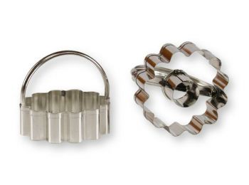 Közepes méretű ritka cakkozású 2 darabos linzer kiszúr