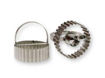 Nagy méretű sűrű cakkozású 2 darabos linzer kiszúró 