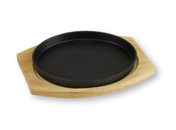 19,5 cm-es öntöttvas sütőlap fa alátéttel