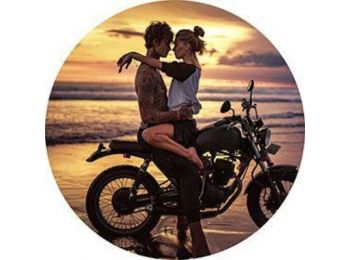 Pár motoron tortaostya