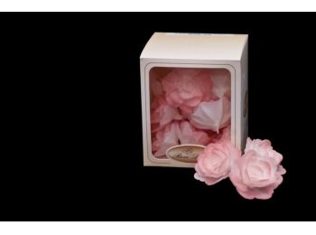 18 db közepes méretű halvány rózsaszín ostyarózsa