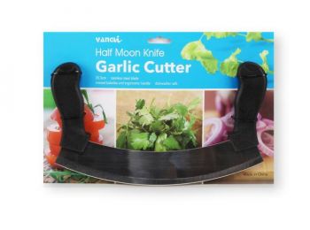 Félhold alakú fűszeraprító