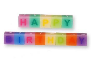 Kocka alakú HAPPY BIRTHDAY színes szülinapi gyertya kész