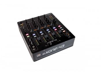 Allen & Heath XONE:43 DJ keverő