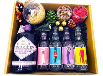Karácsonyi Delux Hendricks Midsummer Gin Tonik Szett Hendri