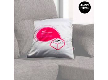 Billentyű mintájú párnahuzat Piros