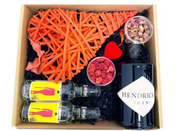 Exkluzív Valentin napi Hendricks Gin Tonik szett Dobozban e