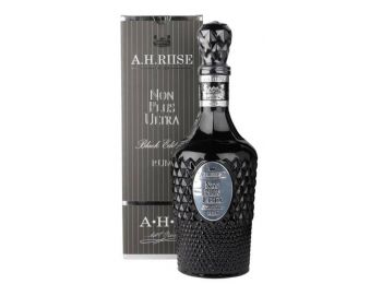 A.H. Riise Non Plus Ultra 42% pdd. Black Edition rum 0,7