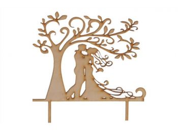 Natúr fa nászpár lombos fánál esküvői sziluett tortad