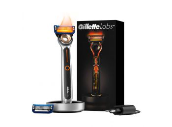 GILLETTE Labs Heated Razor