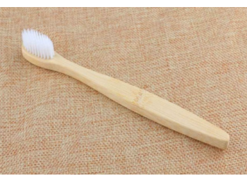 Bambusz fogkefe fehér