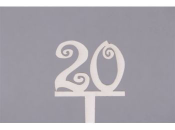 Fehér vidám 20-as szülinapi sziluett tortadísz