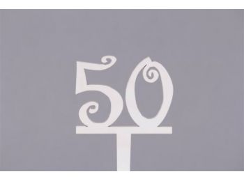 Fehér vidám 50-es szülinapi sziluett tortadísz