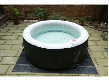 BeneoSpa 4P felfújható jakuzzi, fekete-fehér