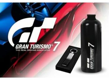 Gran Turismo 7 ajándékcsomag - kulacs és kulcstartó
