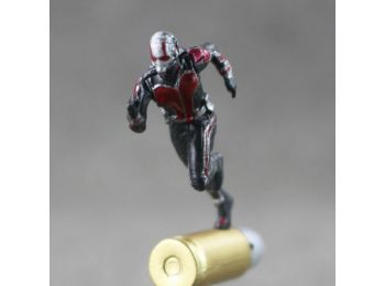 Ant-Man A Hangya mini lövedéken futó hangyaember figura