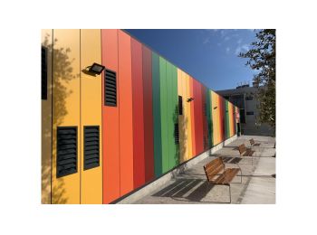 Trespa Meteon  egyoldalas homlokzatburkolat  Unicolou r szí