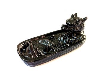 Visszaáramló Füstölőállvány-Sárkány Kövön