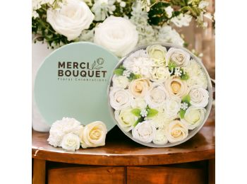 Kerek Doboz – Esküvői Gratuláció – Fehér és Krémszínű