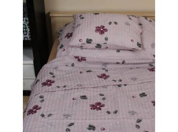 LILA VIRÁGOS KREPP 3 részes ágynemű-garnitúra 140x200+7